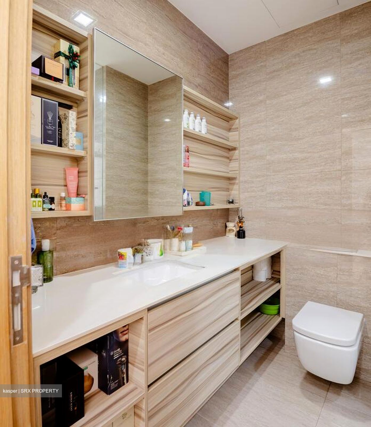 Fernvale Road (D28), Terrace #470492711